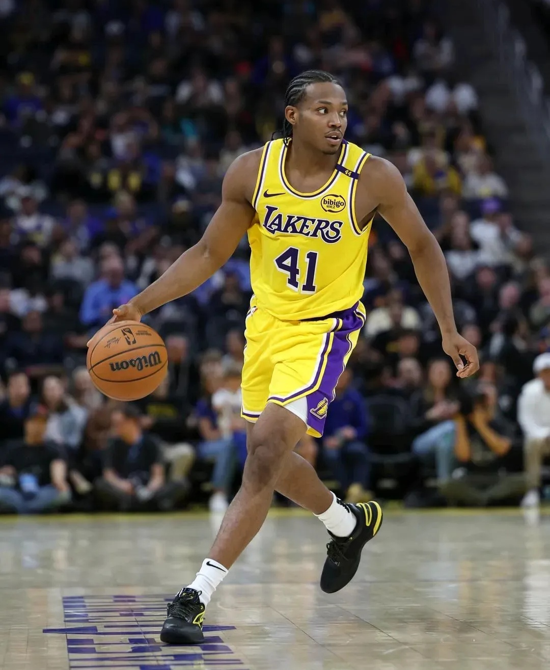 湖人王牌球员创赛季得分新高，媒体热捧，拥有是一查看语言开始系统.